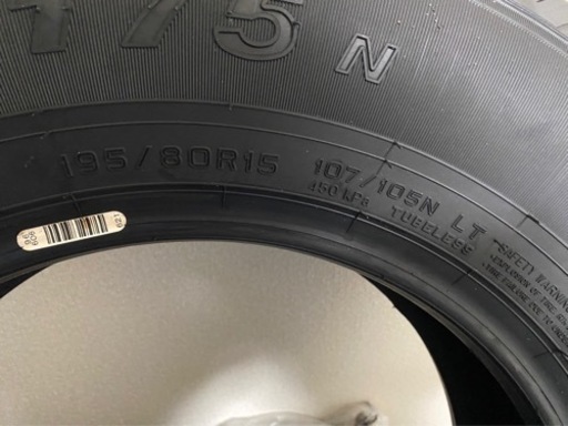 新車外し ハイエース夏タイヤ 2022年製 ダンロップ SP175N 195/80R15