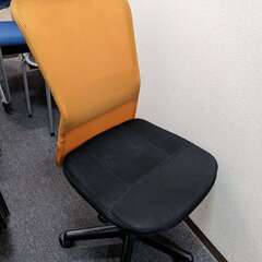 オレンジ椅子（ハイバックチェア・メッシュ）２脚