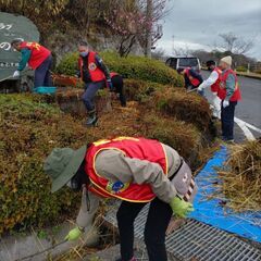 桜が咲く前に、草刈り＆清掃 − 広島県