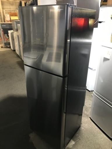 K2303-928  シャープ　冷蔵庫　SJ-D23E-S 225L 2019年製　傷、汚れあり