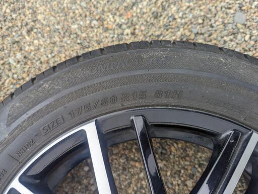 【得】サマータイヤホイール付  175/60R15(交渉中)
