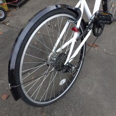 26インチ　クロスバイク/シティサイクル　白×黒　6段切替　シマノ　札幌市内配達可能(有料)　防犯登録解除済み　車体番号：H9F04143