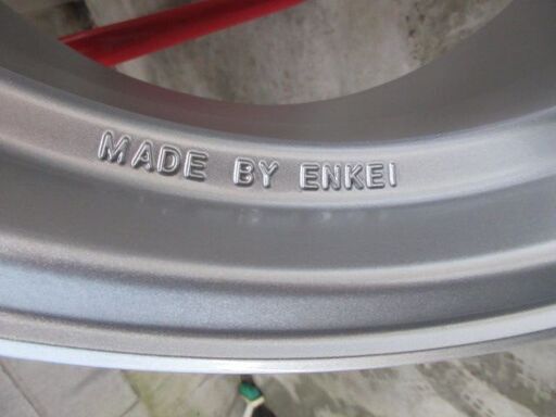 売切り 希少 リムキズなく綺麗アルミホイール 18インチ RIVAZZA