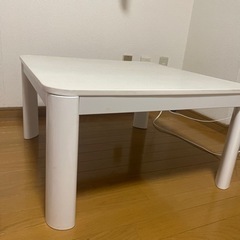 ニトリ　白テーブル