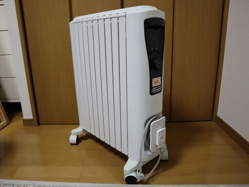 【超美品】デロンギ ユニカルド オイルヒーター 10〜13畳対応 RHJ65L0915 ピュアホワイト