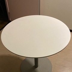 丸テーブル直径80センチ高さ70センチかなり頑丈です