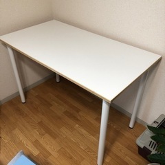 テーブル（長さ110×幅60×高さ72センチ）