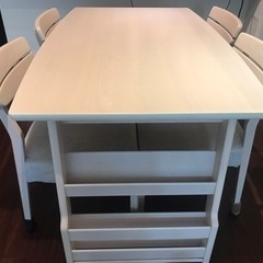 ニトリダイニングテーブル