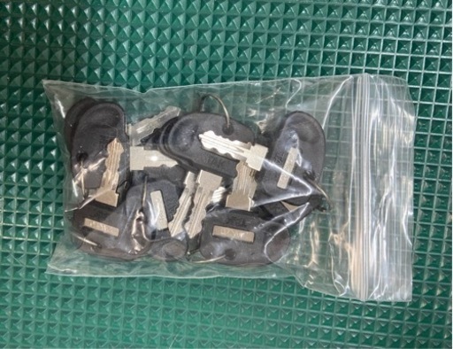 USED【ボンビアルコン】ニューペットマンション・三段犬舎・仕切り板１枚付き