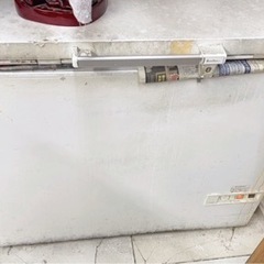 チェスト式冷凍庫