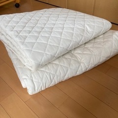 ベッド　敷きパッド　【クリーニング済み】シングルとセミダブル