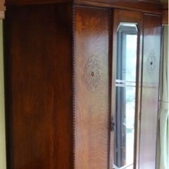 英国アンティーク家具　ワードローブ　箪笥　タンス　イギリス家具