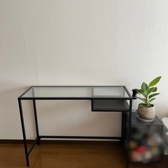 IKEA　ラップトップテーブル　ガラステーブル