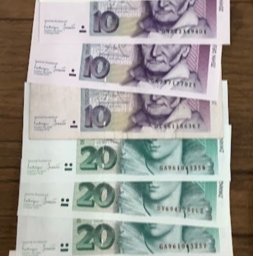 ドイツ旧紙幣、90マルクになります。