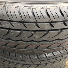 ほぼ新品　195/80R15  キャラバン純正タイヤ