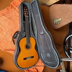 ヤマハCG142C クラシックギター　ケース付