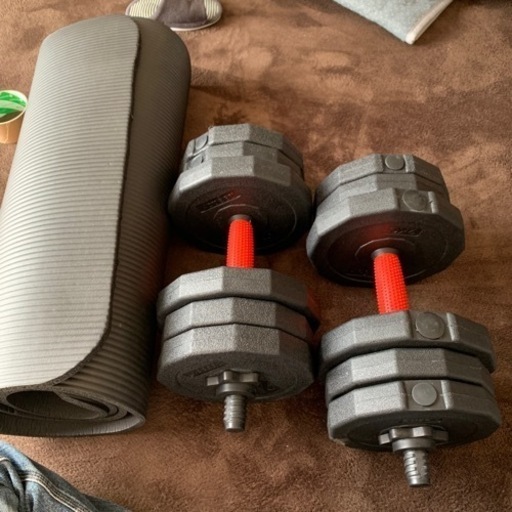 ダンベルとマットのセット