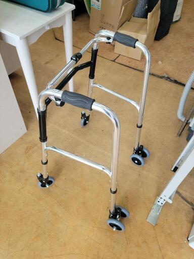折り畳み式　高さ調節可　介護用歩行器　車輪付き　中古　リサイクルショップ宮崎屋佐土原店23.3.25k