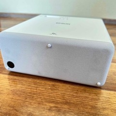 【EPSON EF100-W】おしゃれなプロジェクターて素敵なおうち時間を！ エプソン EF-100W ホームプロジェクター | ヤマダウェブコム