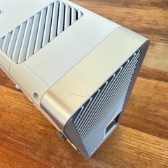 【EPSON EF100-W】おしゃれなプロジェクターて素敵なおうち時間を！ エプソン EF-100W ホームプロジェクター | ヤマダウェブコム