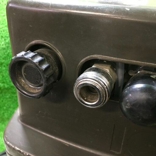 マキタ AC9031 常圧 エアーコンプレッサー【市川行徳店】【店頭取引限定】【中古】管理番号：IT5HI3Z8IRBH