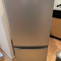 シャープ137ℓ冷蔵庫（2012年製）