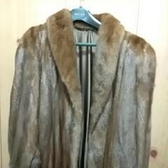 ミンクの毛皮ロングコート