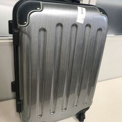 😸【美品】軽量ファスナータイプスーツケース