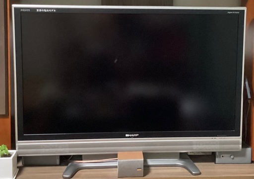 シャープ製46インチ液晶テレビ