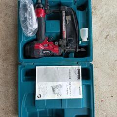 makita高圧フロアタッカ　大工道具 makita高圧フロアタッカ 大工道具