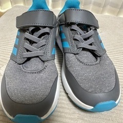 adidas こども靴　17.0㎝