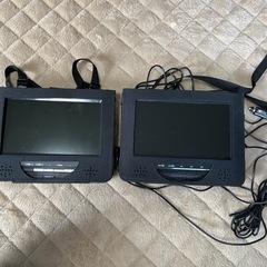 キュリオム　9インチ DVDツインモニター CPD-TM90