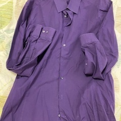 Mサイズぐらいでしょうか　紫　シャツ