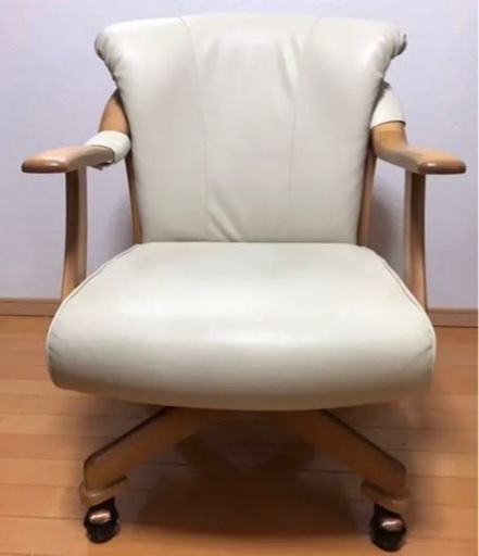 タイ製　回転式センチュリーN食卓用椅子1つ