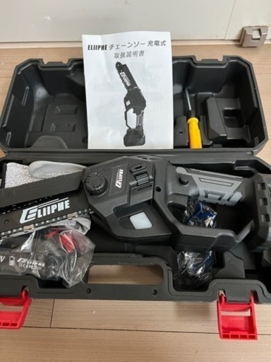 切れ味抜群 高性能 電動チェーンソー 21V 2.0Ah大容量バッテリー