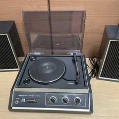 昭和レトロレコードプレーヤー（レコードもセットで）