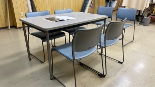 事務机と椅子4脚　ナイキ製品