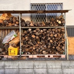 薪ストーブ　乾燥　薪　1年半乾燥済み　広葉樹　埼玉県加須市　軽トラ山盛り1台分(約350kg) 