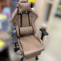 J2311 RAKU ゲーミングチェア オットマン付 ハイバックチェア 180°リクライニングチェア クリーニング済み 新品参考価格19,980円 J2311 RAKU ゲーミングチェア オットマン付 ハイバックチェア 180
