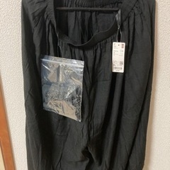 ユニクロ　ギャザースカートパンツ　ブラック　XL