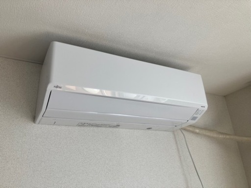 富士通エアコン ２０２１年製　使用１年未満