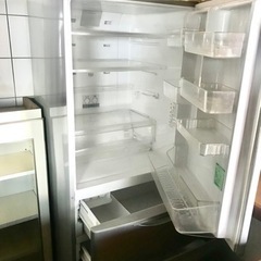 冷蔵庫　無料！早いもの勝ちです。
