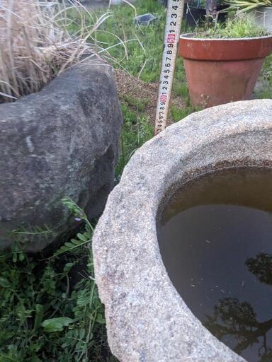 石の水鉢おおきめ