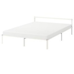 IKEAのベッド　ベッドベースがない
