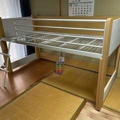 子供用ロフトベッドです