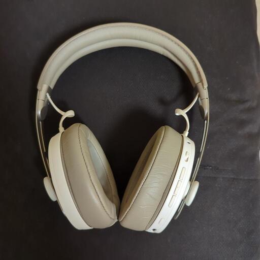 ［お取引決まりました］高音質ワイヤレスヘッドホン　SENNHEISER　MOMENTUM3