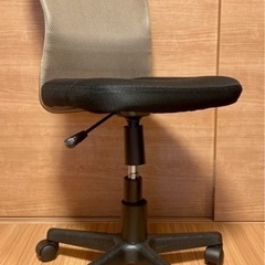 【お譲り先決定】ハイチェア 学習椅子 メッシュ 回転 オフィスチ...
