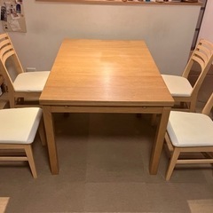 ダイニングセット 可変テーブルとチェア4脚のセット