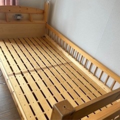木製フレームベッド