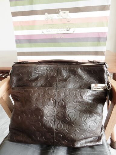 COACH ユニセックスバック　こげ茶　「未使用・本皮・軽量」　ショルダーストラップ付